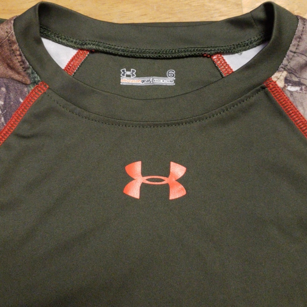 Under Armour boys long sleeved shirt